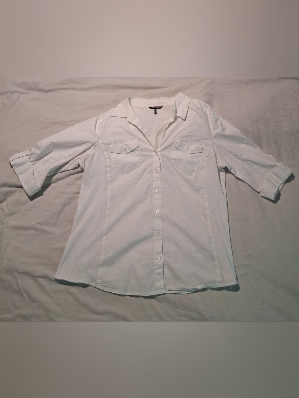 Daisy Fuentes Women's XL White Short Sleeve Button Up Collared Blouse